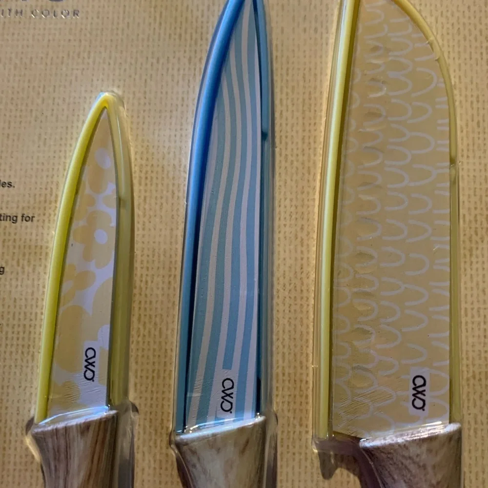 3-Piece Essential Knives Set - Blue and Yellow